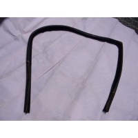 Уплотнитель стекла двери RENAULT Logan 2005-2014 823308414R