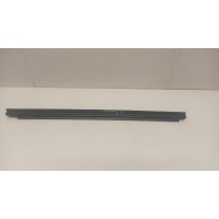 Уплотнитель (внутри) Toyota Corolla E18 2013 6817402210