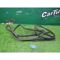 Уплотнитель лобового стекла Mercedes-Benz Viano W639 2008 A6396710121