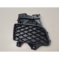 Решётка в бампер правая Mazda 323 BJ 1998-2003 B25D50C11B