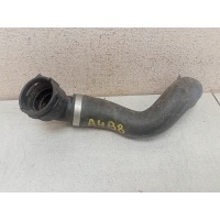 Патрубок системы охлаждения Audi A5 8T 2007-2017 8K0122101B