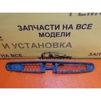 Решетка в бампер центральная Renault Symbol 1 1999-2007 8200050533