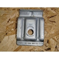 крепление аккумулятора Audi Q5 8R 2012 8R0803123B