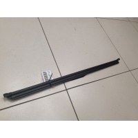 Накладка стекла задней правой двери Volkswagen Golf 7 2012-2020 5G6839480B