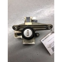 Замок багажника Audi A4 B5 (S4,RS4) 2001 8D9827573A