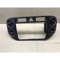 Рамка магнитолы VW Golf V Plus 2005-2014 5M0858069NVAL