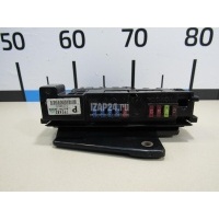 Блок предохранителей Toyota Highlander II (2007 - 2013) 8272048120
