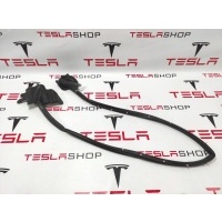 Уплотнитель Tesla Model S 2017 6009593-00-D