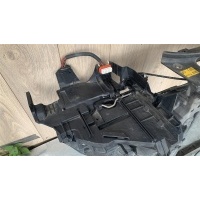 Кронштейн фар правый VW Touareg 2002-2010 2005 7L6941614C