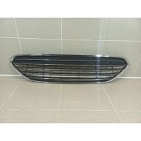 Решетка в бампер центральная Ford Fiesta 6 1778257