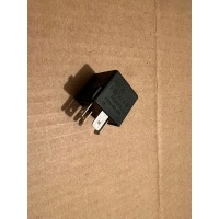 Реле мерседес w245 w220 w208