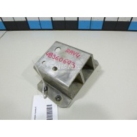 Кронштейн усилителя заднего бампера правый Toyota RAV 4 (2000 - 2005) 5832342010