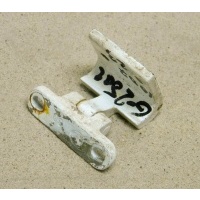 Петля багажника volkswagen golf 867827301