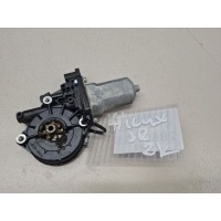 Моторчик стеклоподъёмника задний правый Toyota Hilux 2005-2015 857200K020