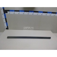 Накладка стекла переднего правого Toyota Highlander II (2007 - 2013) 6817148040