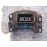 Mazda 3 bl подушка кпп bbr339070