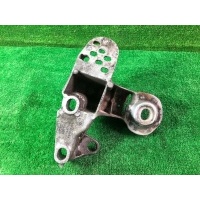 Кронштейн двигателя Volkswagen Passat B5 1997 4B0199351