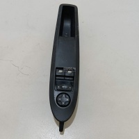 Блок управления стеклоподъемниками Citroen-Peugeot DS4 (2011 - 2015) 6490SR