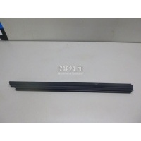 Уплотнитель (внутри) Toyota Camry V70 2017 6817333101