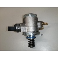 Насос (ТНВД) бензиновый VAG Golf Plus (2005 - 2014) 03C127026R