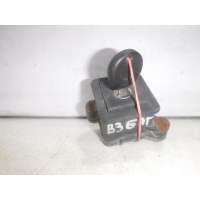 Кнопка открывания багажника Volkswagen Passat B3 (1988—1997) 357827571