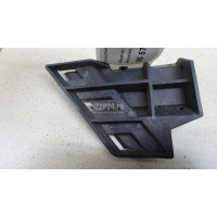 Кронштейн фар правый Mitsubishi Pajero/Montero IV (V8, V9) (2007 - 2021) 8301A822