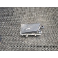 Корпус воздушного фильтра Volkswagen Golf 4 1997-2005 2000 8L0133837B