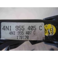 Щеткодержатель (поводок стеклоочистителя, дворник) Audi A8 2020 4N1955405C