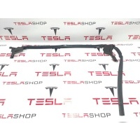 Уплотнитель Tesla Model X 2019 1472044-00-A