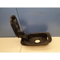 Ниша лючка бензобака Mercedes CLA-klasse C117 2013-2019 A1176304100