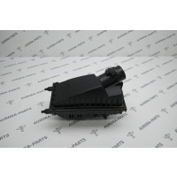 Корпус воздушного фильтра (4.4L DOHC DITC V8 Diesel) LH Land Rover Range Rover 30DDTX L405 2012 LR095790