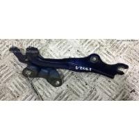 Петля (кронштейн) капота Левая Mazda 6 2004