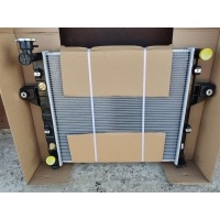 радиатор охлаждения JEEP GRAND CHEROKEE (WJ) 1999-2004 JEEP GRAND CHEROKEE (WJ) 1999-2004 52079428AD, Совместимые OEM номера 10-25285-SX,301010,32311005,52079428,52079428AB,52079428AD,52079428AE,JP0