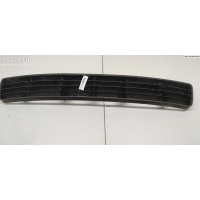Решетка (заглушка) в бампер Перед. Audi A4 B5 (1994-2001) 1997 8D0807683