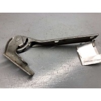 Петля капота правая Audi A4 B5 1997 8D0823302B