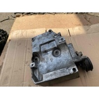 Кронштейн компрессора кондиционера Volkswagen Passat 2001 038260885C