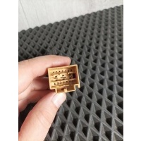 разъем Audi 4F0972575A