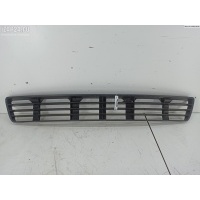 Решетка (заглушка) в бампер Перед. Audi A4 B5 (1994-2001) 1997 8D0807683