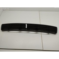 Решетка (заглушка) в бампер Перед. Audi A4 B5 (1994-2001) 1997 8D0807683
