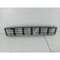 Решетка (заглушка) в бампер Перед. Audi A4 B5 (1994-2001) 1999 8D0807683