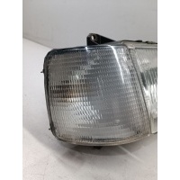 Поворотник правый Volkswagen Passat 1990