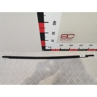Уплотнитель стекла двери Volkswagen Golf 6 (2007-2012) 2009 ,5K6839478D5AP