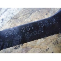 Кронштейн Audi Q5 2011 8R0261153A