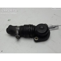 Фланец (тройник) системы охлаждения Volkswagen Passat B5+ (GP) 2002 038121144a