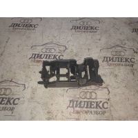 кронштейн Audi Q5 2010 8R0937545A