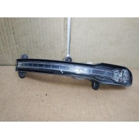Повторитель в зеркало передний правый Audi Q7 4L 2008 4L0949102