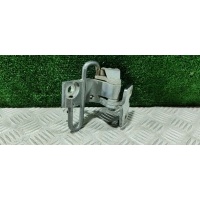 Петля двери передней правой Volkswagen Passat B6 2006 3C0831412B