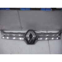 Молдинг решетки радиатора Renault Duster 2015- 623827948R
