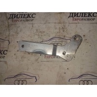кронштейн Audi Q5 2010 8R0201827D