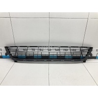 Решетка в бампер центральная Renault Dokker 2012 622547542R